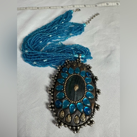 Gorgeous blue seed bead necklace with large oval medallion - Picture 8 of 8